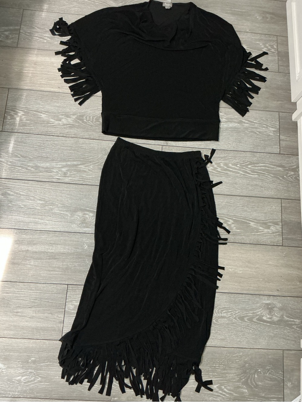 CHICOS TRAVELERS 2 pc Skirt Set Black Fringe Stretchy Cowl Neck M/L